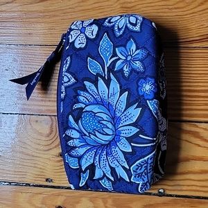 Vera Bradley Pouch - NEVER USED